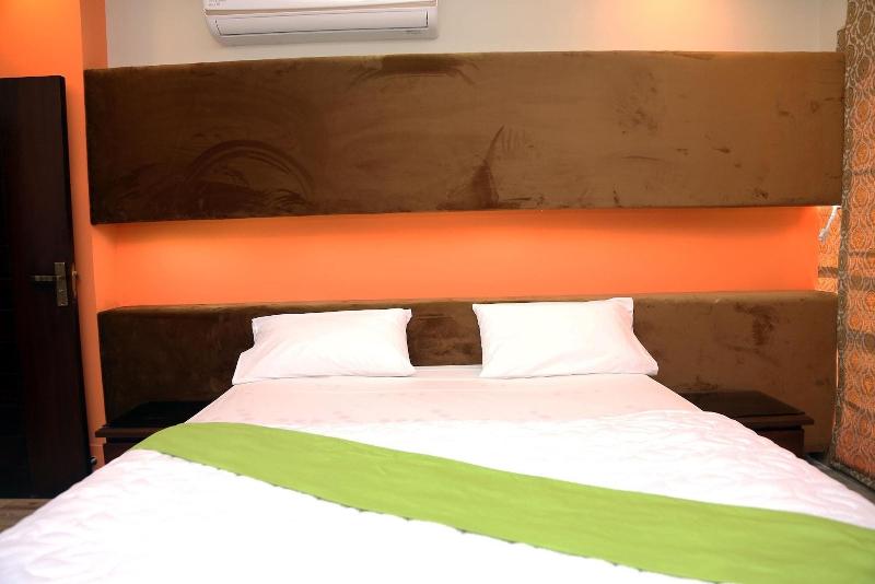 Hak Mall Suites image