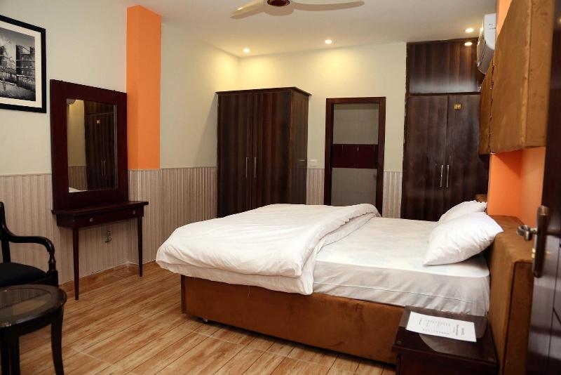 Hak Mall Suites image