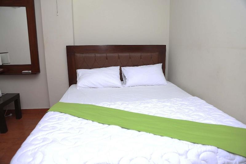 Hak Mall Suites image