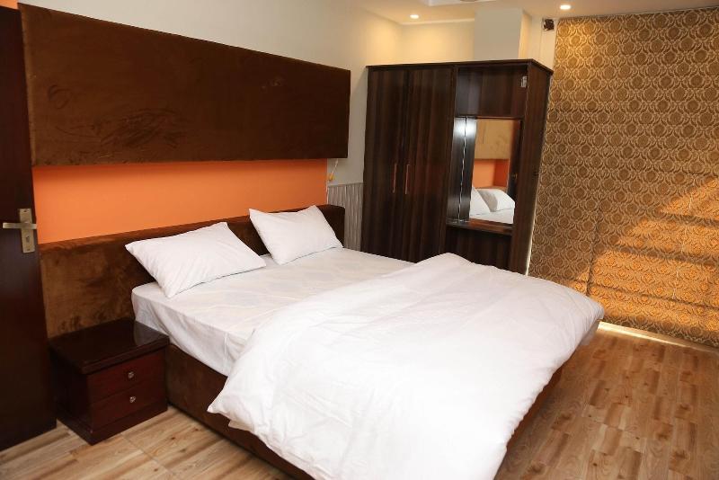 Hak Mall Suites image