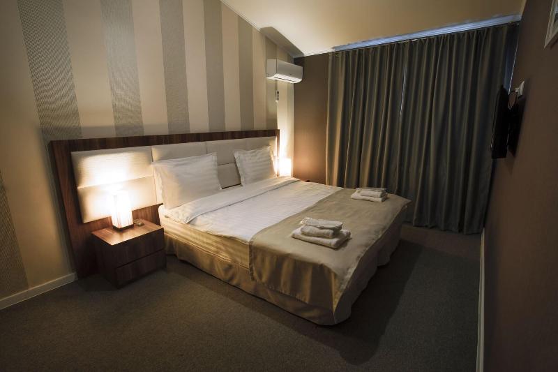 Hotel West — general view