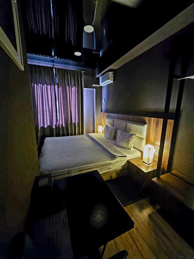 Hotel West image