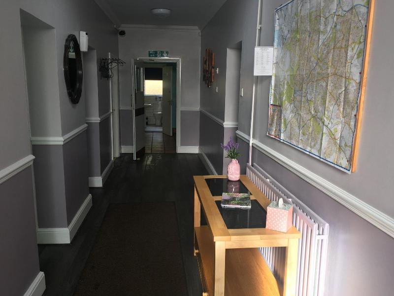 Bedrocklodge Buisness Centre Holidaylets image