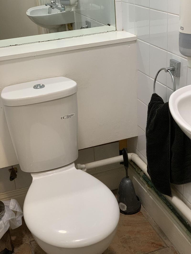 Bedrocklodge Buisness Centre Holidaylets image