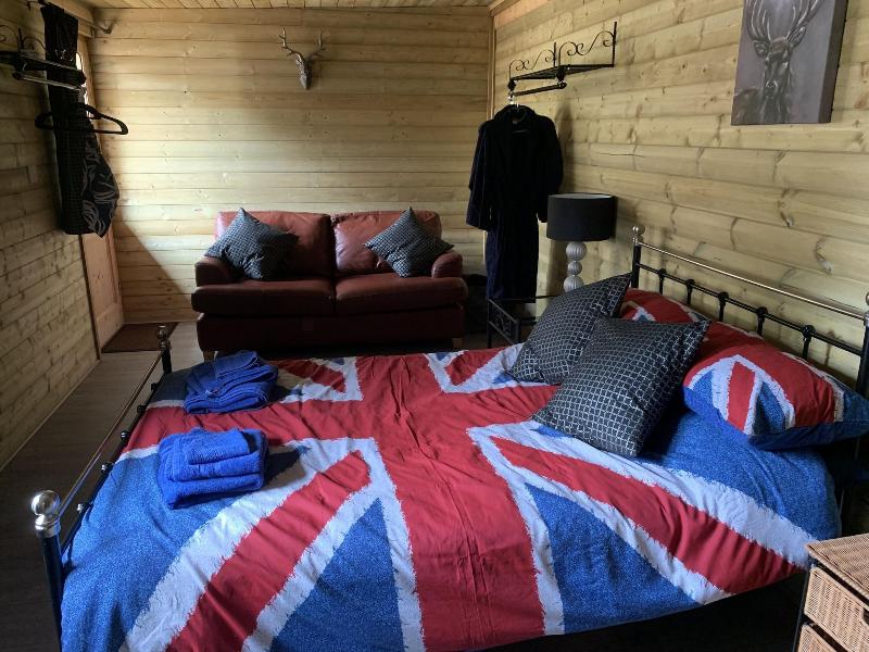 Bedrocklodge Buisness Centre Holidaylets image
