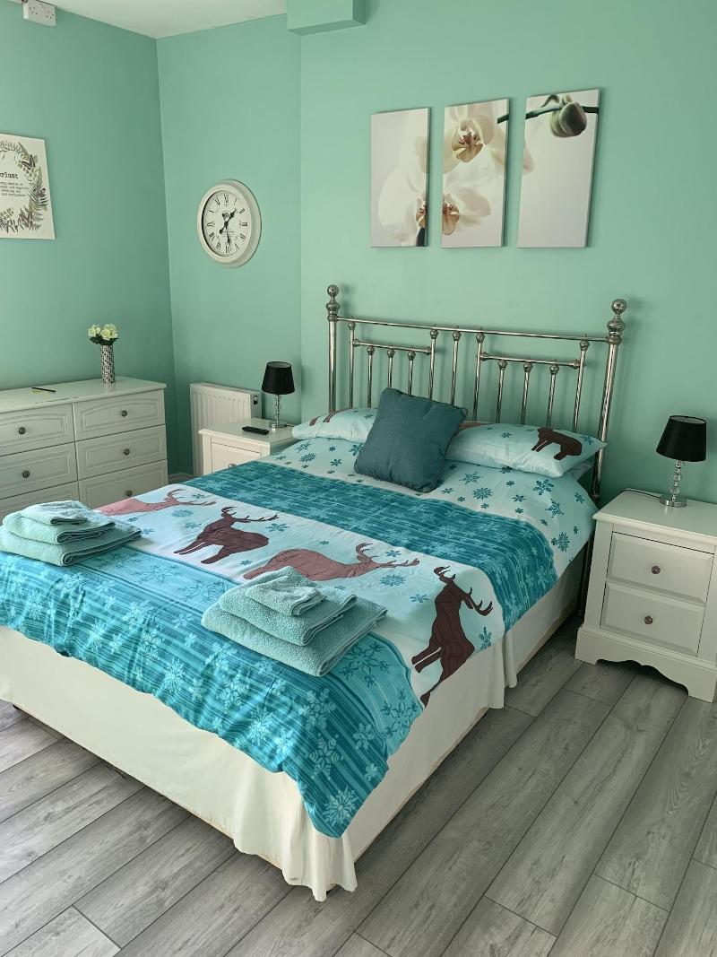 Bedrocklodge Buisness Centre Holidaylets image