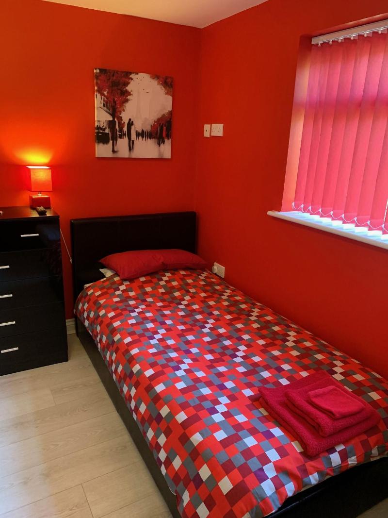 Bedrocklodge Buisness Centre Holidaylets image