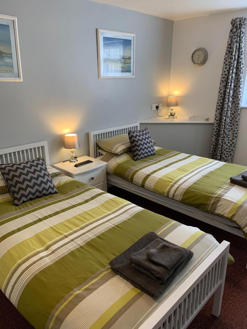 Bedrocklodge Buisness Centre Holidaylets image