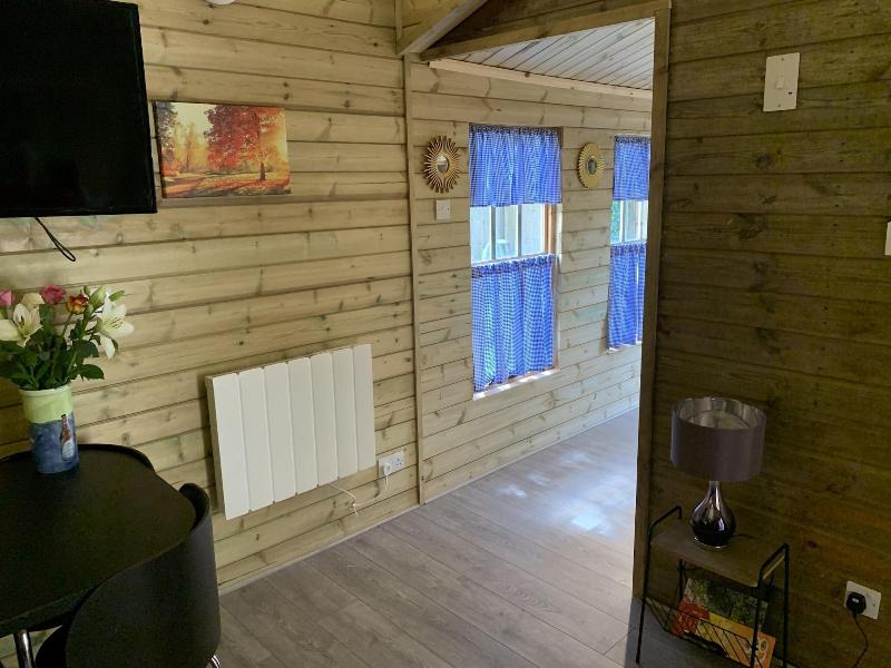 Bedrocklodge Buisness Centre Holidaylets image