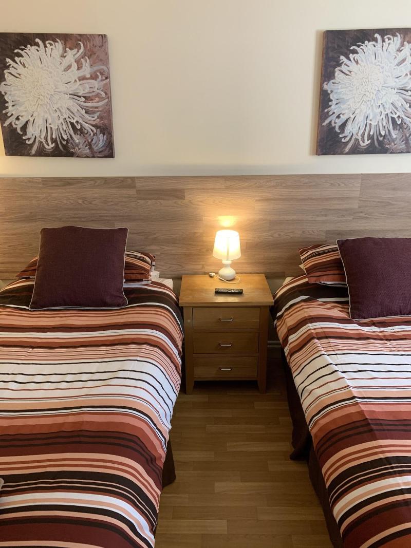 Bedrocklodge Buisness Centre Holidaylets image