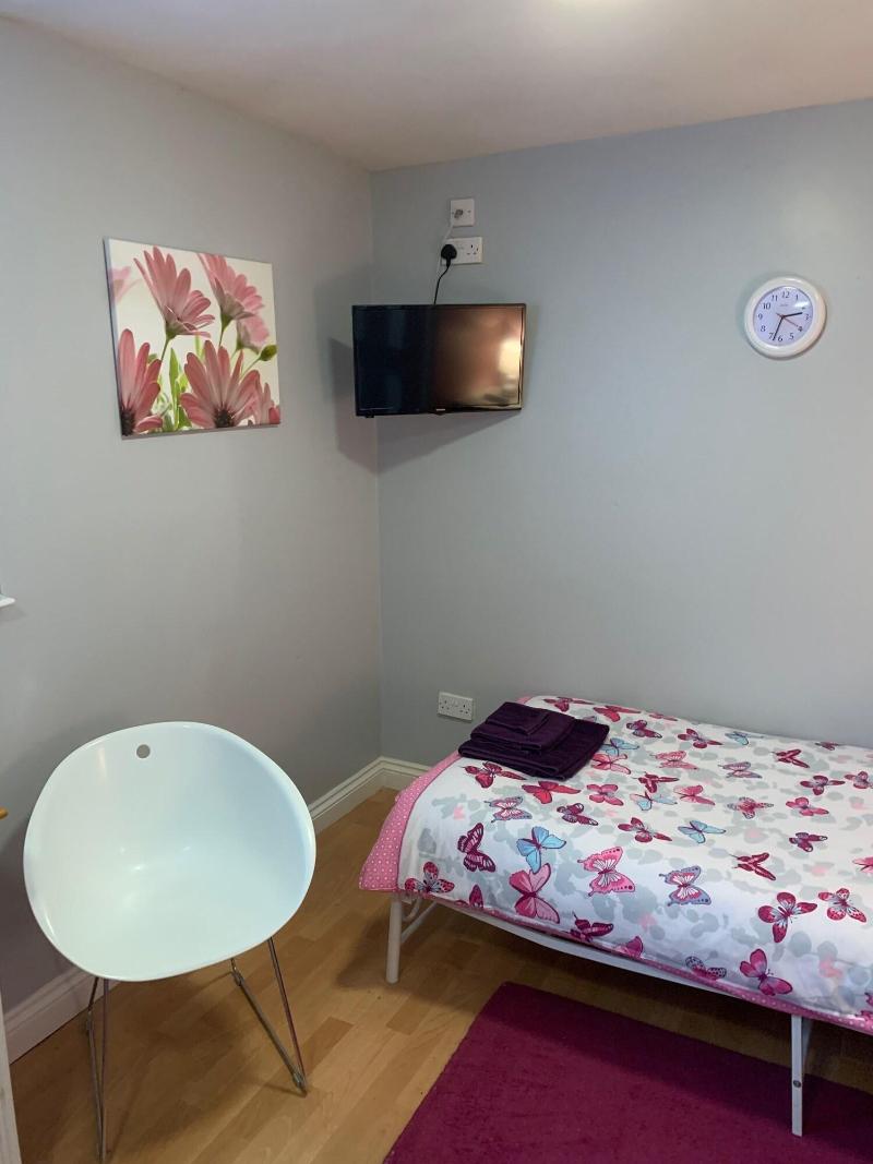 Bedrocklodge Buisness Centre Holidaylets image