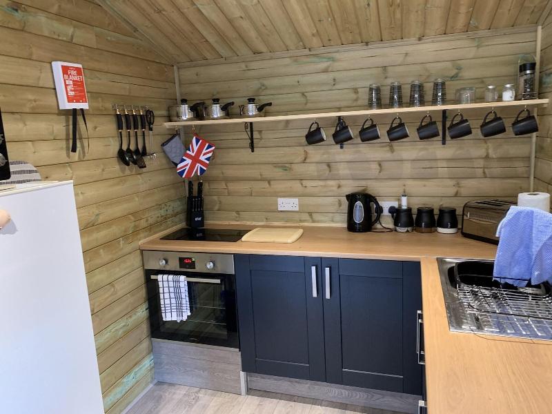 Bedrocklodge Buisness Centre Holidaylets image