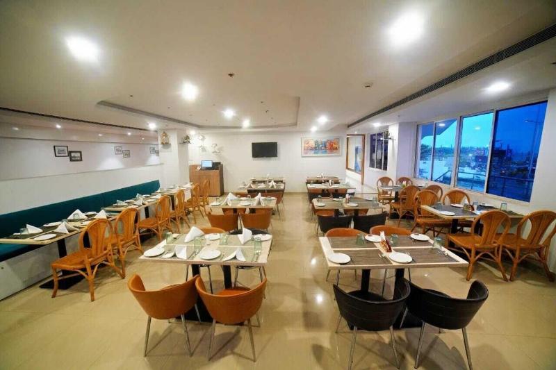 Bay View Hotel image
