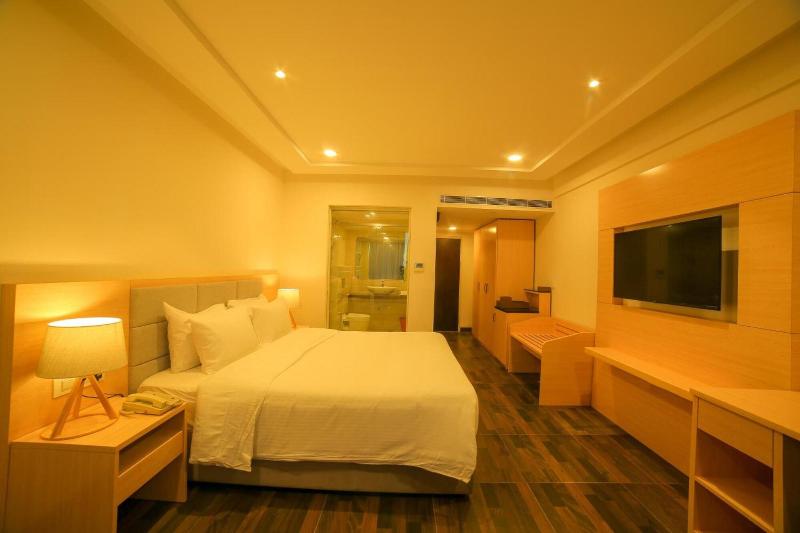Bay View Hotel image