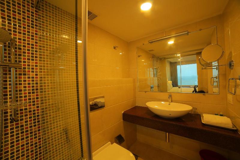 Bay View Hotel image