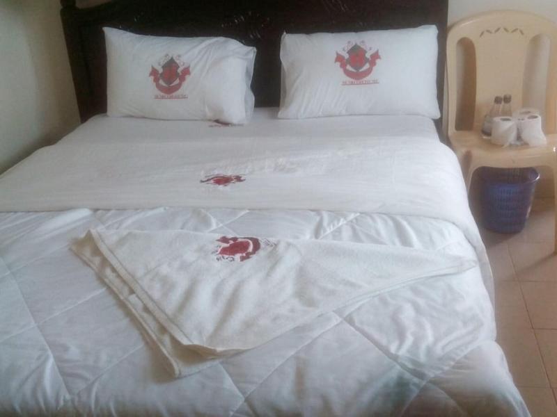 Club Icon Guest House image