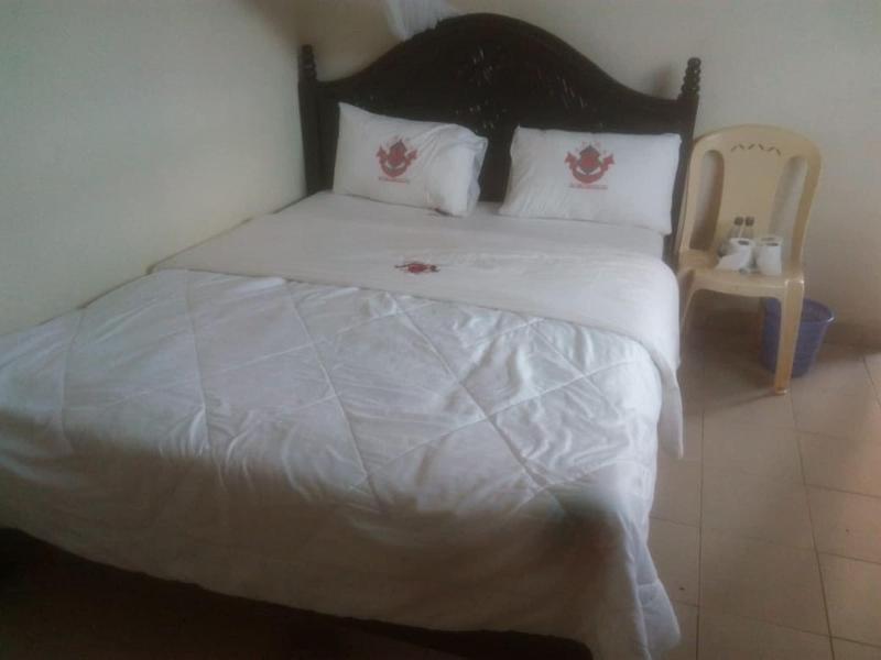 Club Icon Guest House image
