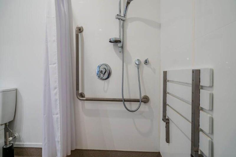 Bayside Holiday Units image