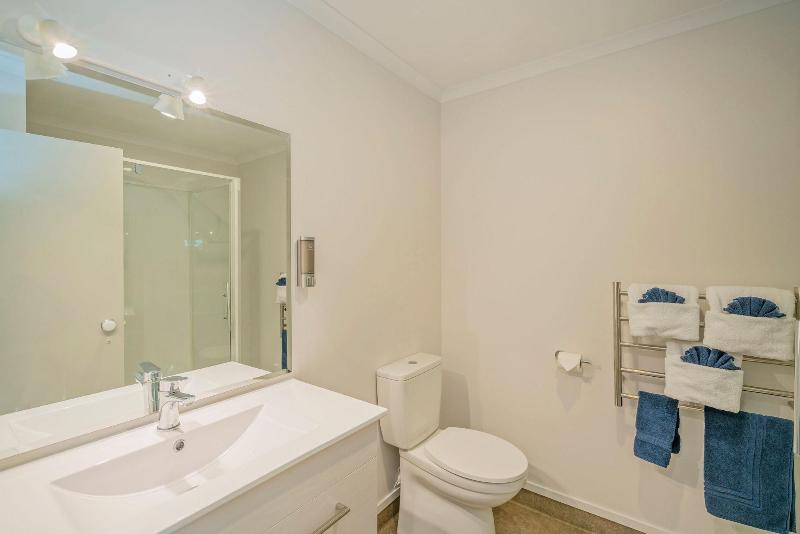 Bayside Holiday Units image
