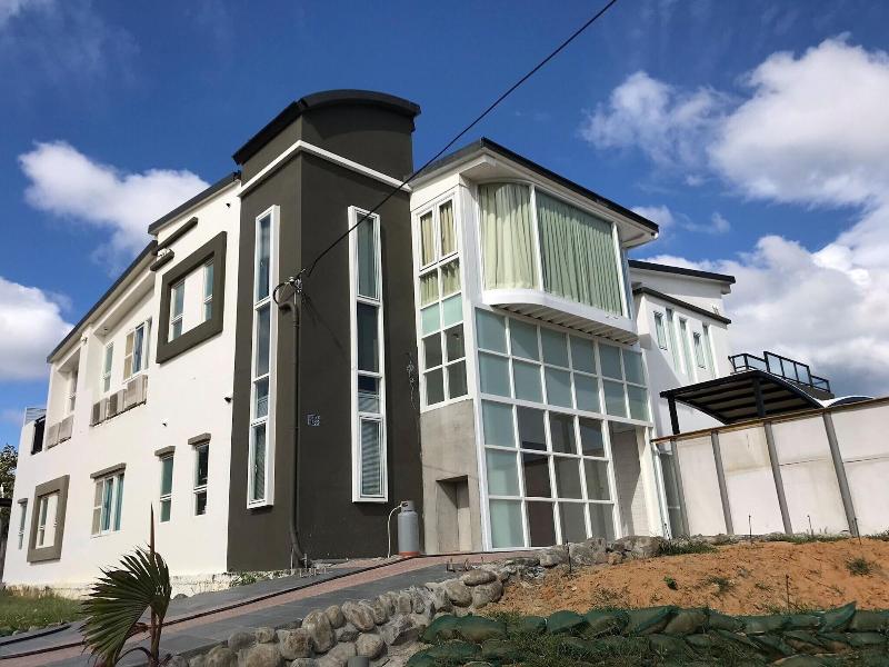 Alpha Villa image