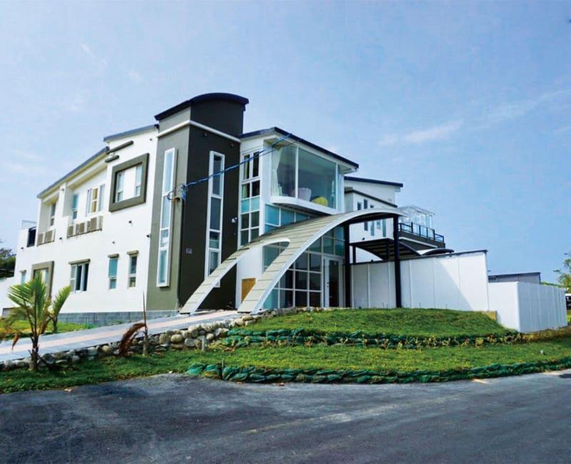 Alpha Villa image