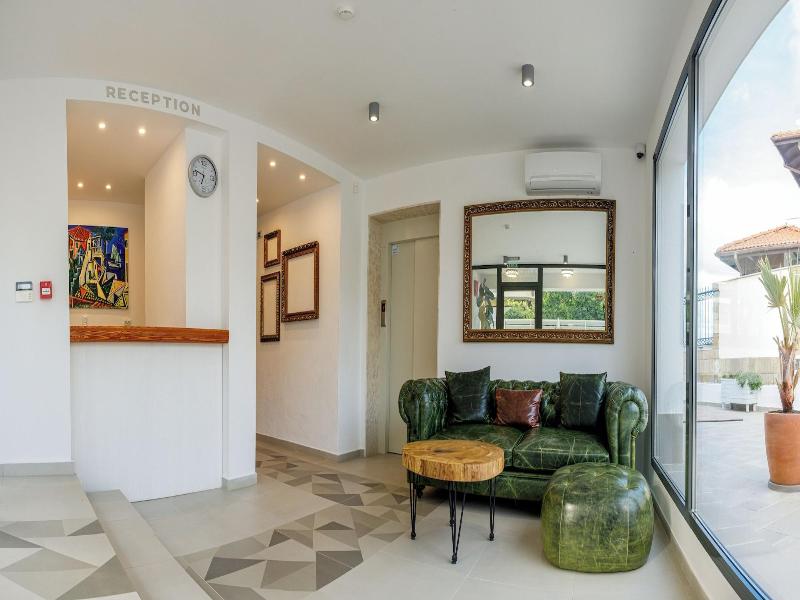 Ji Hotel image