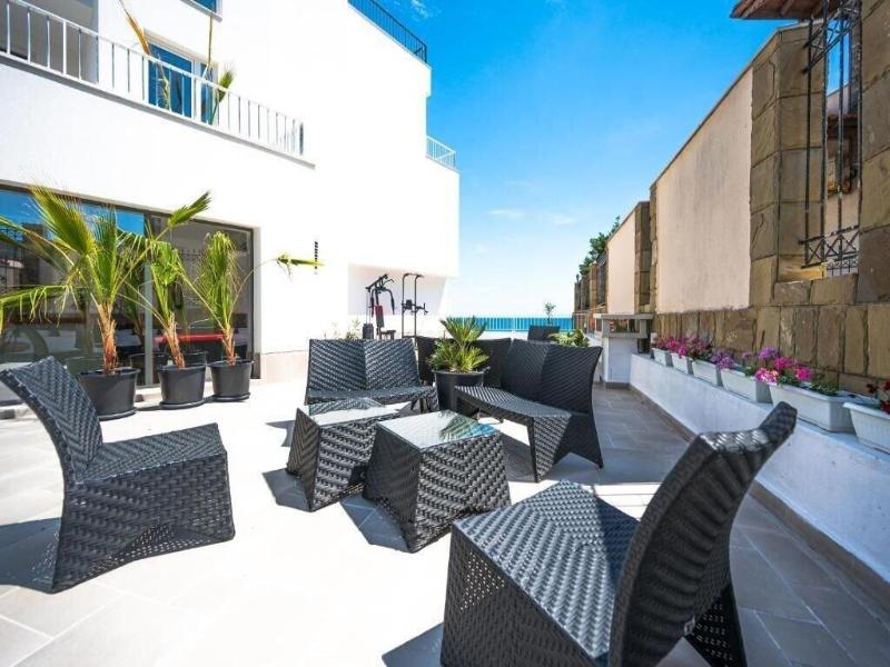 Ji Hotel image