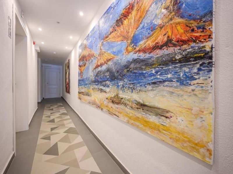 Ji Hotel image