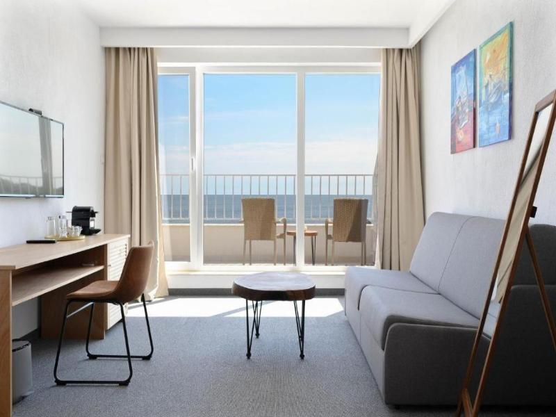 Ji Hotel image
