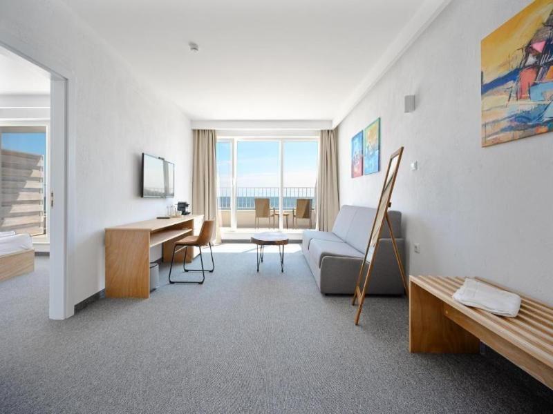 Ji Hotel image