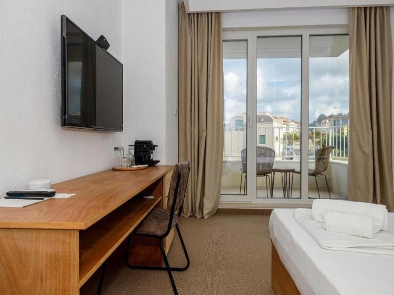 Ji Hotel image
