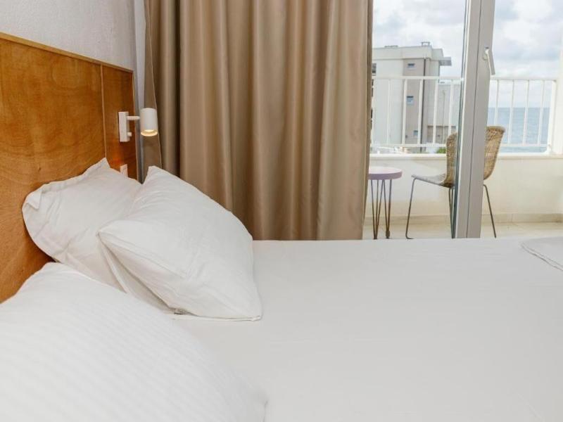 Ji Hotel image