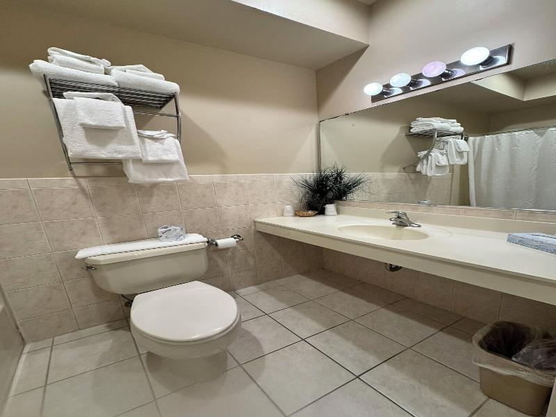 Ebb Tide Suites image