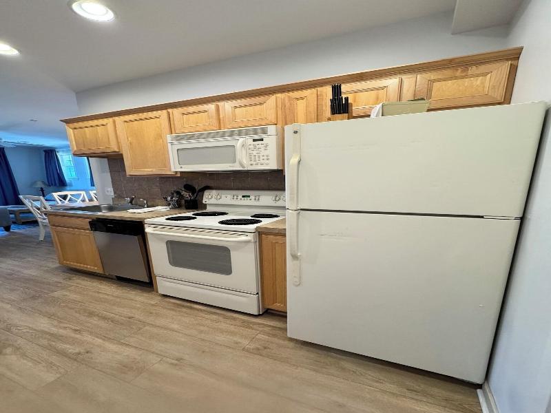 Ebb Tide Suites image