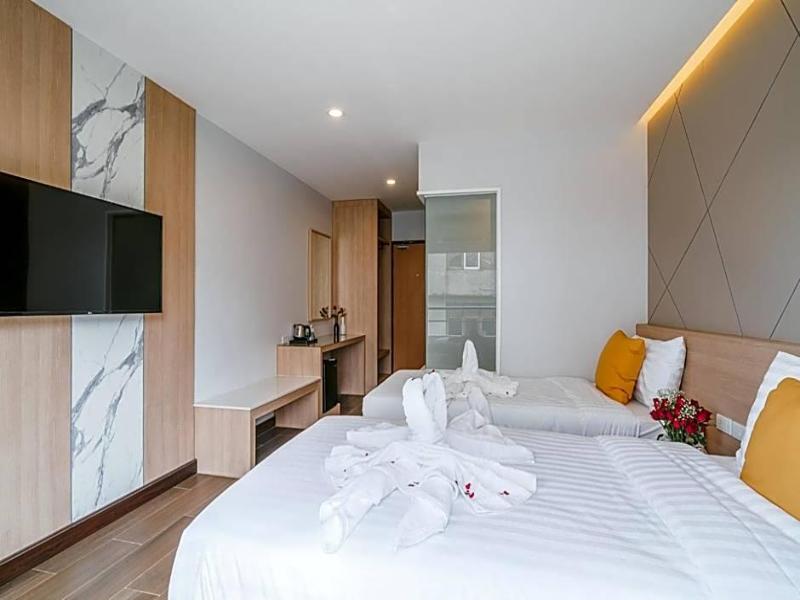 Season Place Hotel image