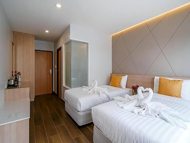 Season Place Hotel image