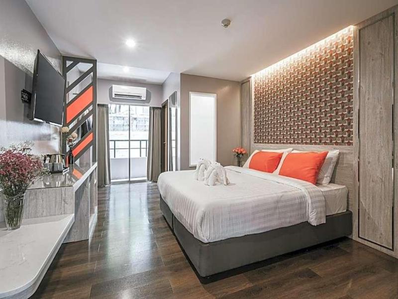 Season Place Hotel image