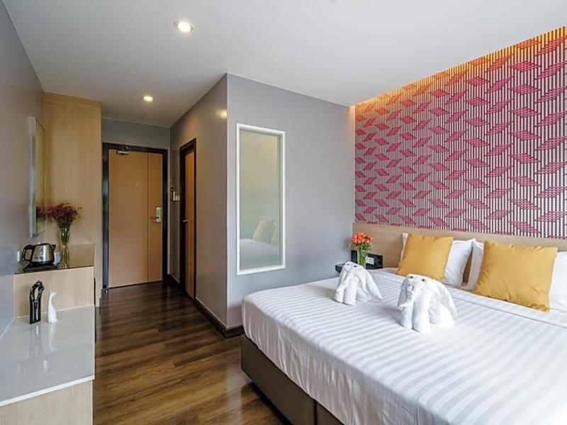 Season Place Hotel image