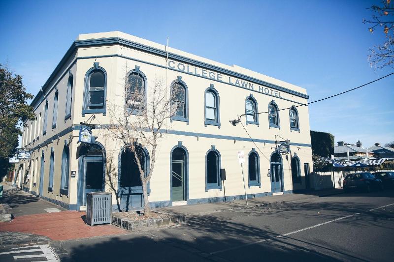 College Lawn Hotel Hostel image
