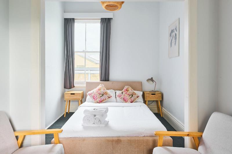 College Lawn Hotel Hostel image