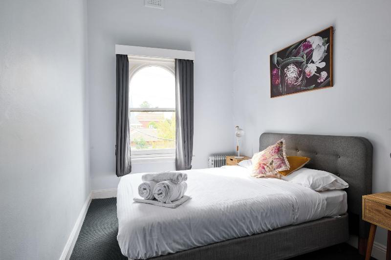 College Lawn Hotel Hostel image