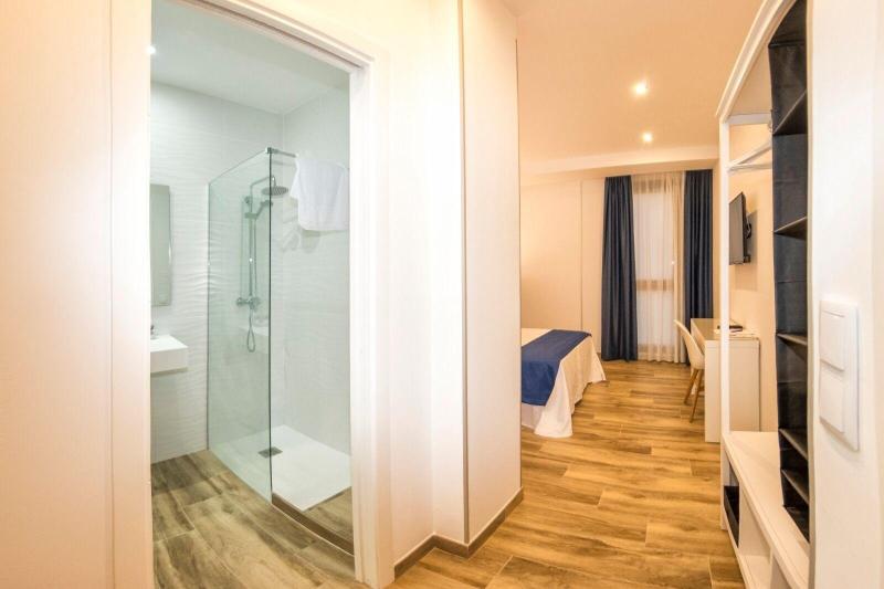 Hostal Luz Del Sol Barbate image