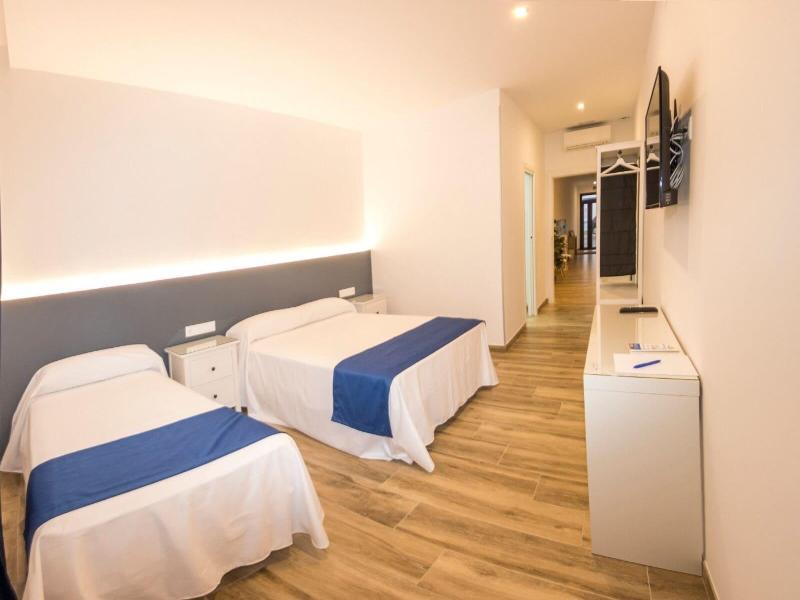 Hostal Luz Del Sol Barbate image