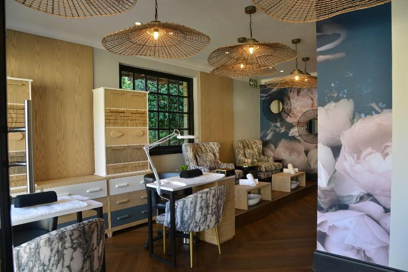 Apogee Boutique Hotel Spa image