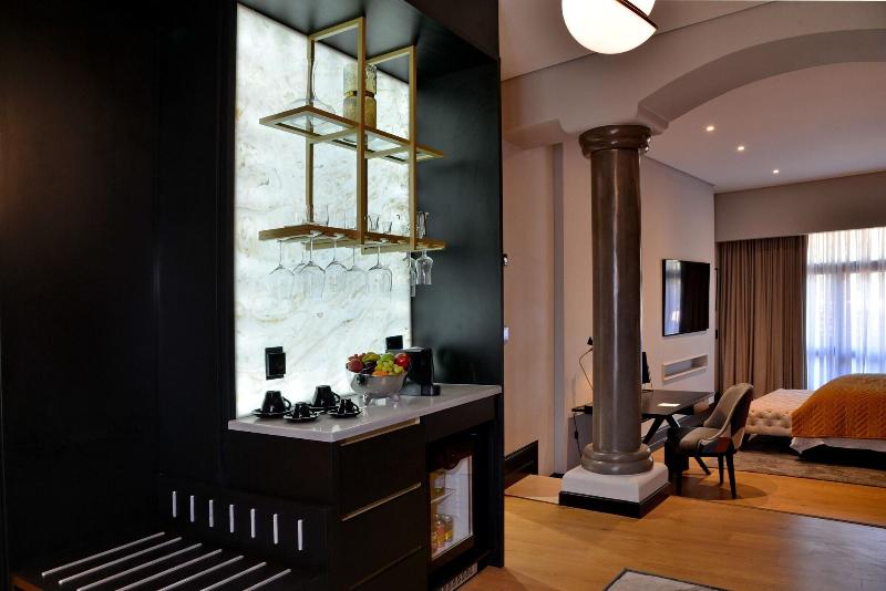 Apogee Boutique Hotel Spa image
