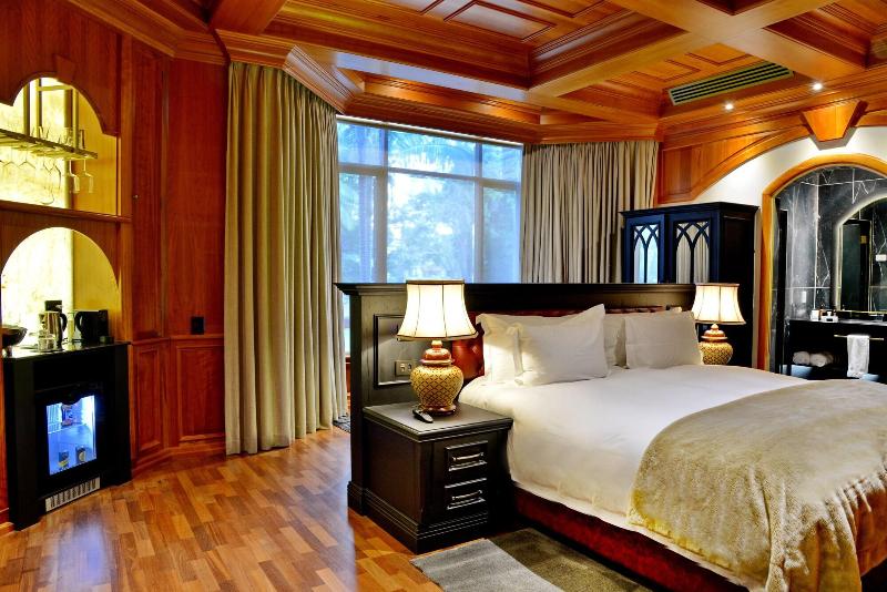Apogee Boutique Hotel Spa image