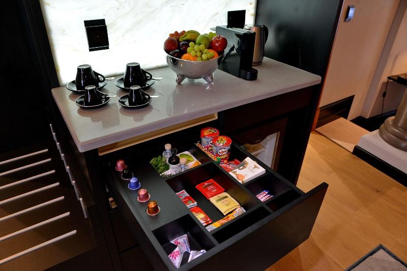 Apogee Boutique Hotel Spa image