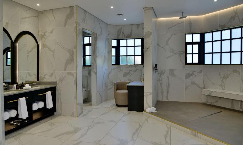 Apogee Boutique Hotel Spa image