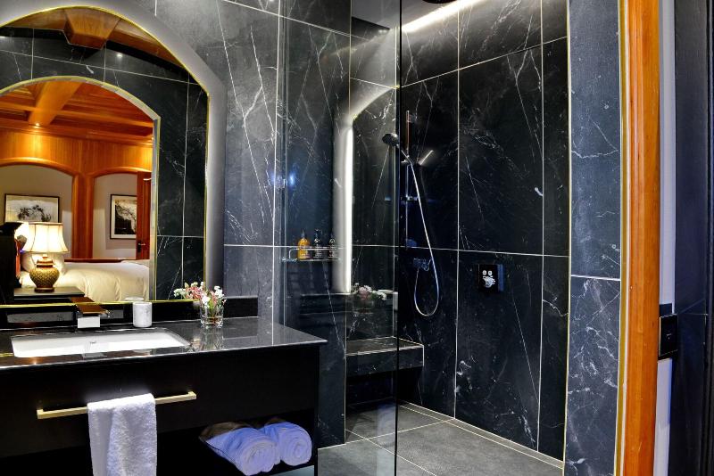 Apogee Boutique Hotel Spa image