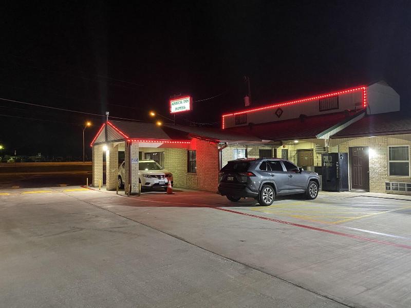 Golden Inn Dallas by Hotel O image